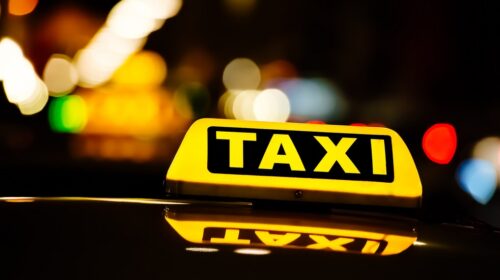Υπογραφή αδειών για τα πολυθέσια ταξί στις Κυκλάδες