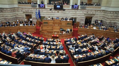 Βουλη: Υπερψηφίστηκε το εργασιακό νομοσχέδιο